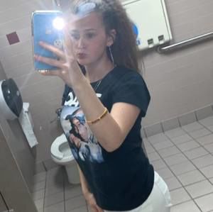 Meet your Posher, Hailey